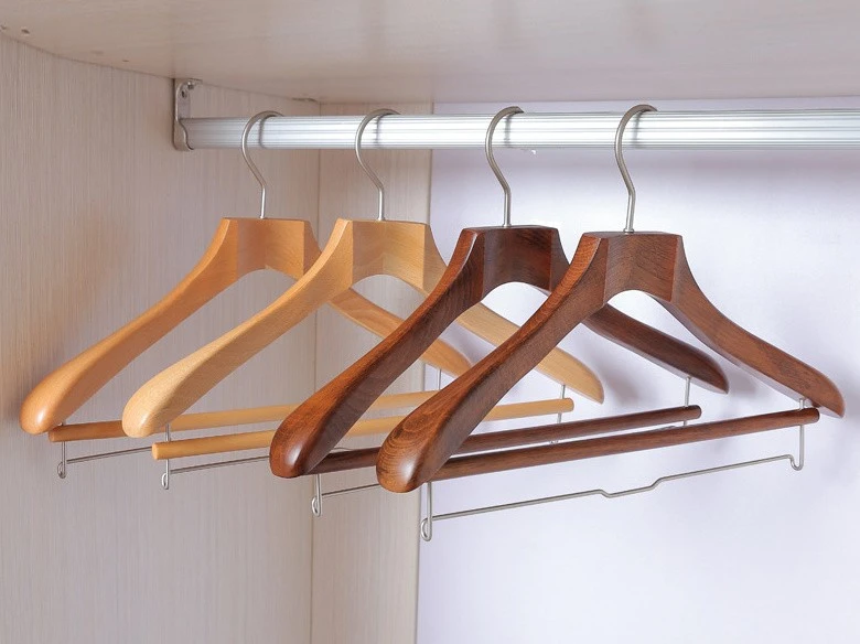 wooden suit hangers with locking bar Wholesale